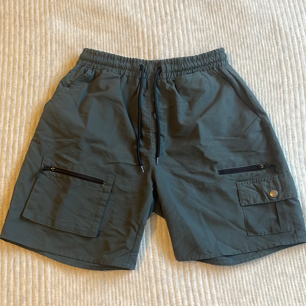 Lira Cargo Shorts